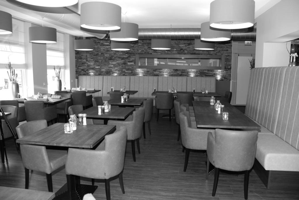 Hotel-Restaurant Thuis! Dinteloord Εξωτερικό φωτογραφία