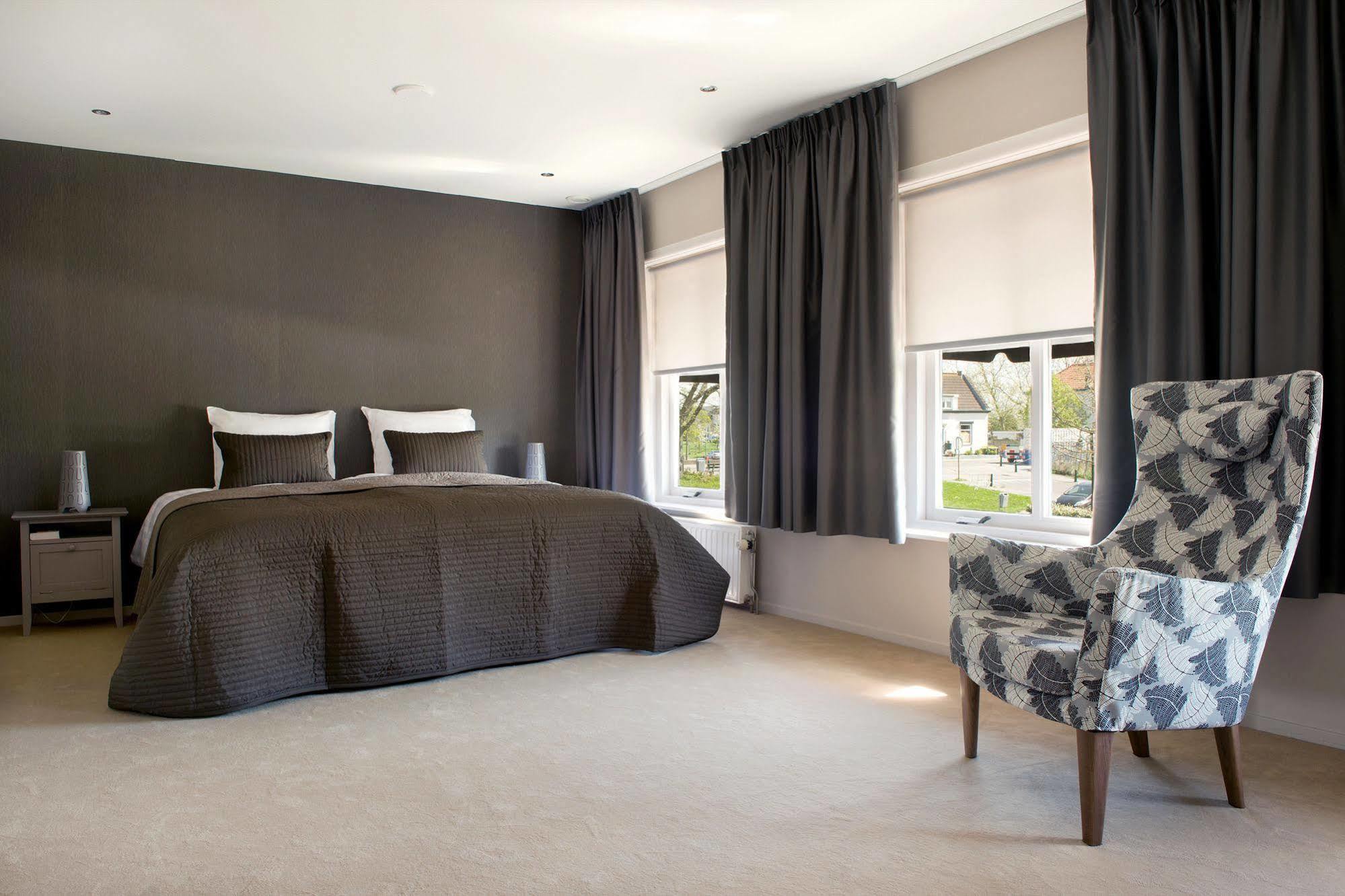 Hotel-Restaurant Thuis! Dinteloord Εξωτερικό φωτογραφία