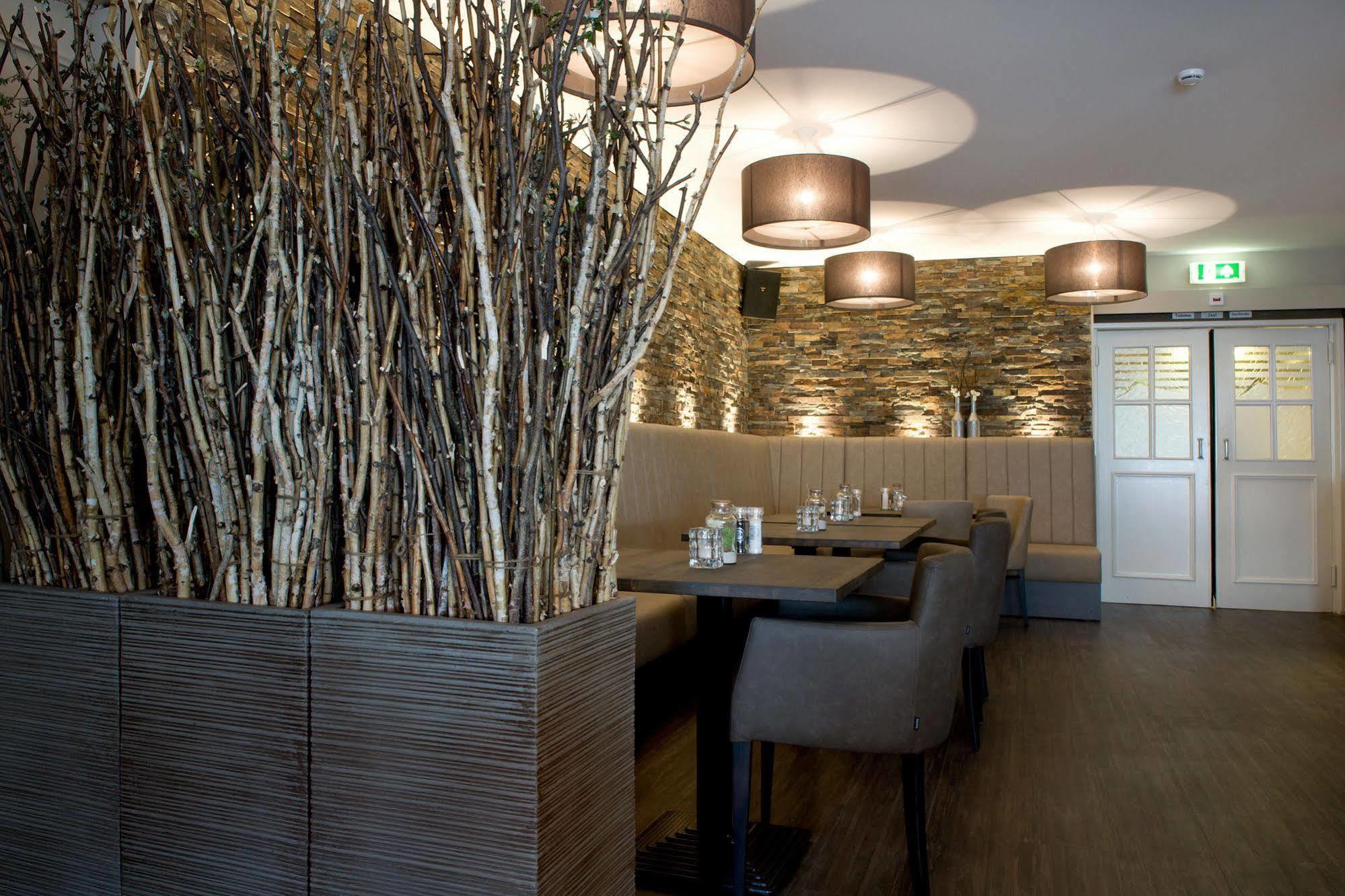 Hotel-Restaurant Thuis! Dinteloord Εξωτερικό φωτογραφία