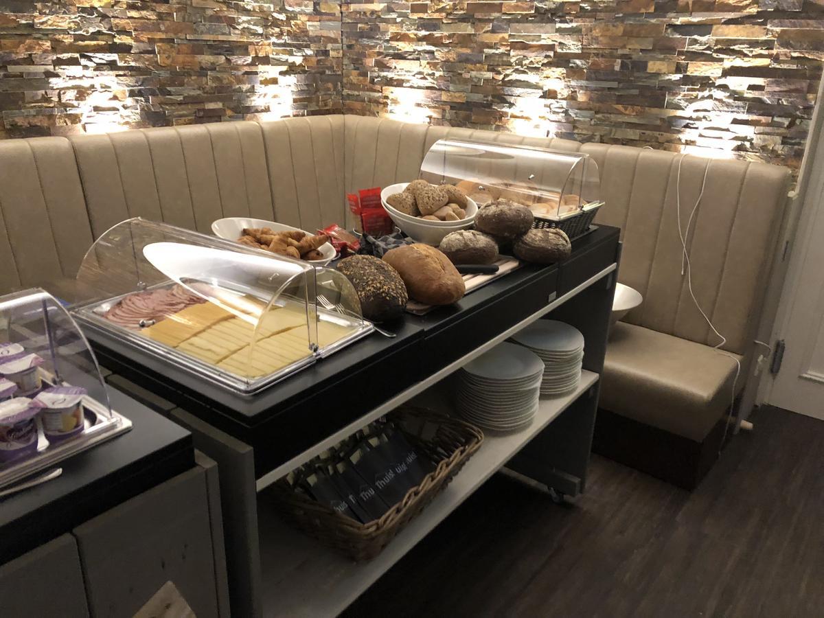 Hotel-Restaurant Thuis! Dinteloord Εξωτερικό φωτογραφία