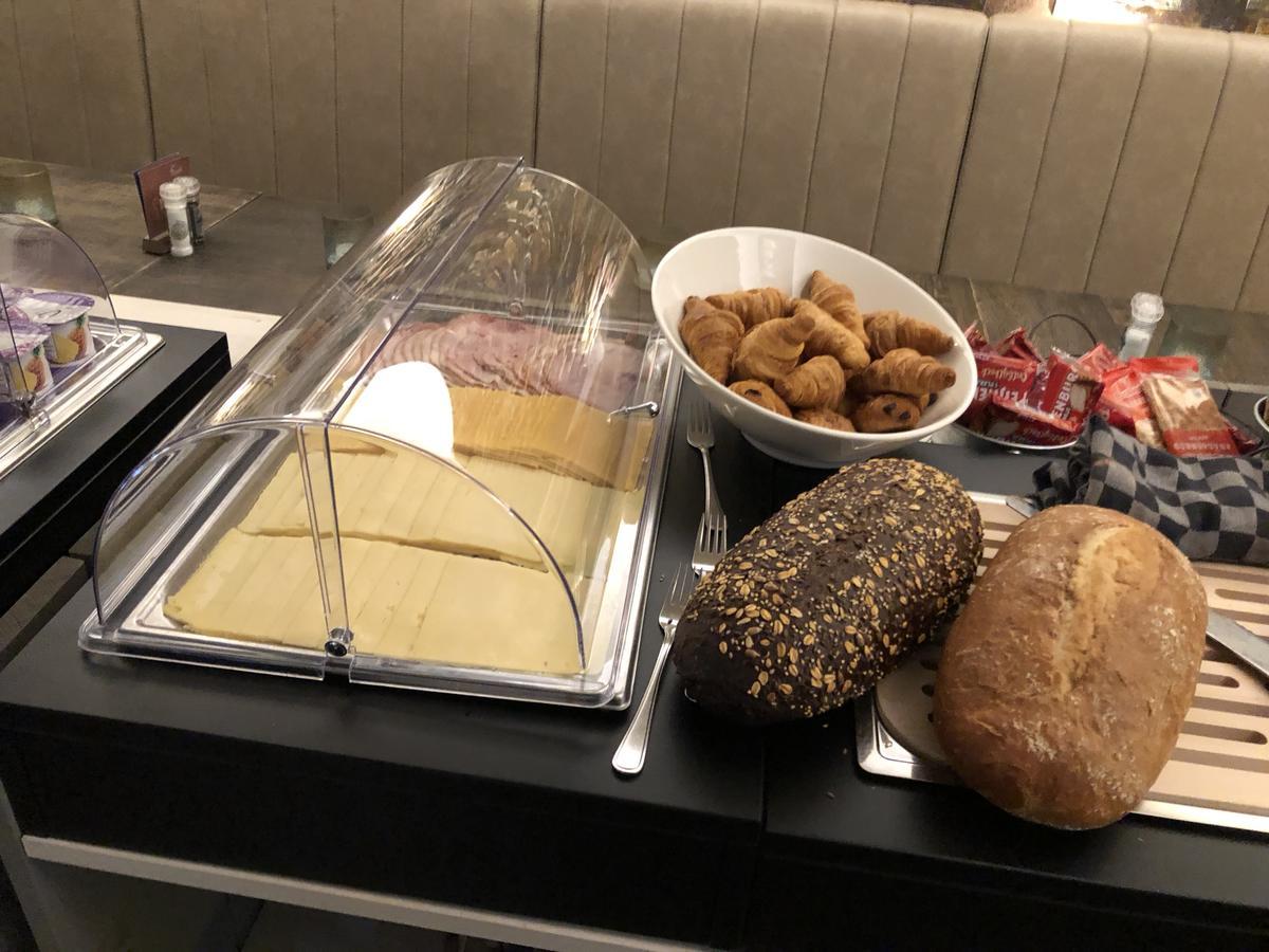 Hotel-Restaurant Thuis! Dinteloord Εξωτερικό φωτογραφία