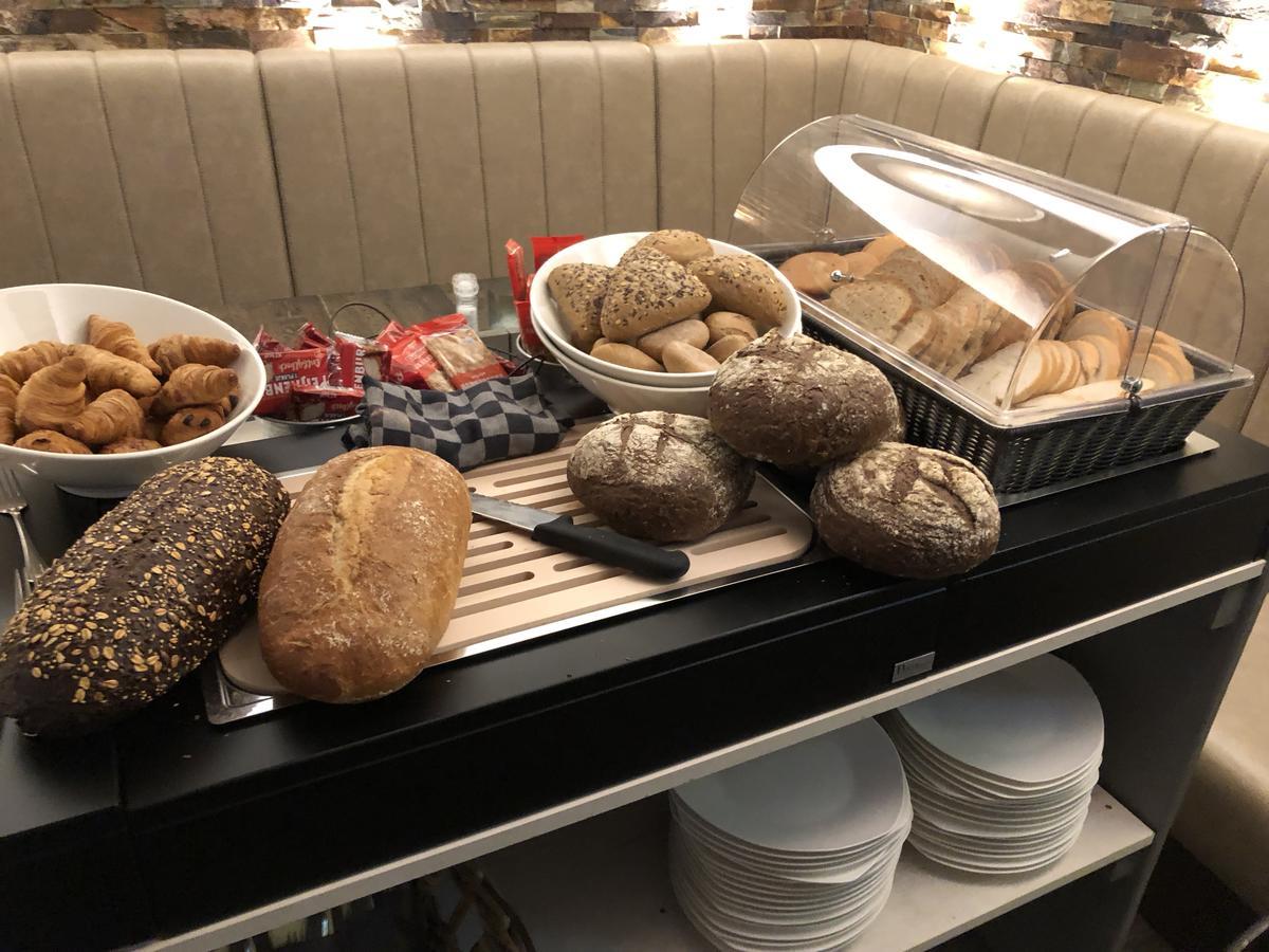 Hotel-Restaurant Thuis! Dinteloord Εξωτερικό φωτογραφία
